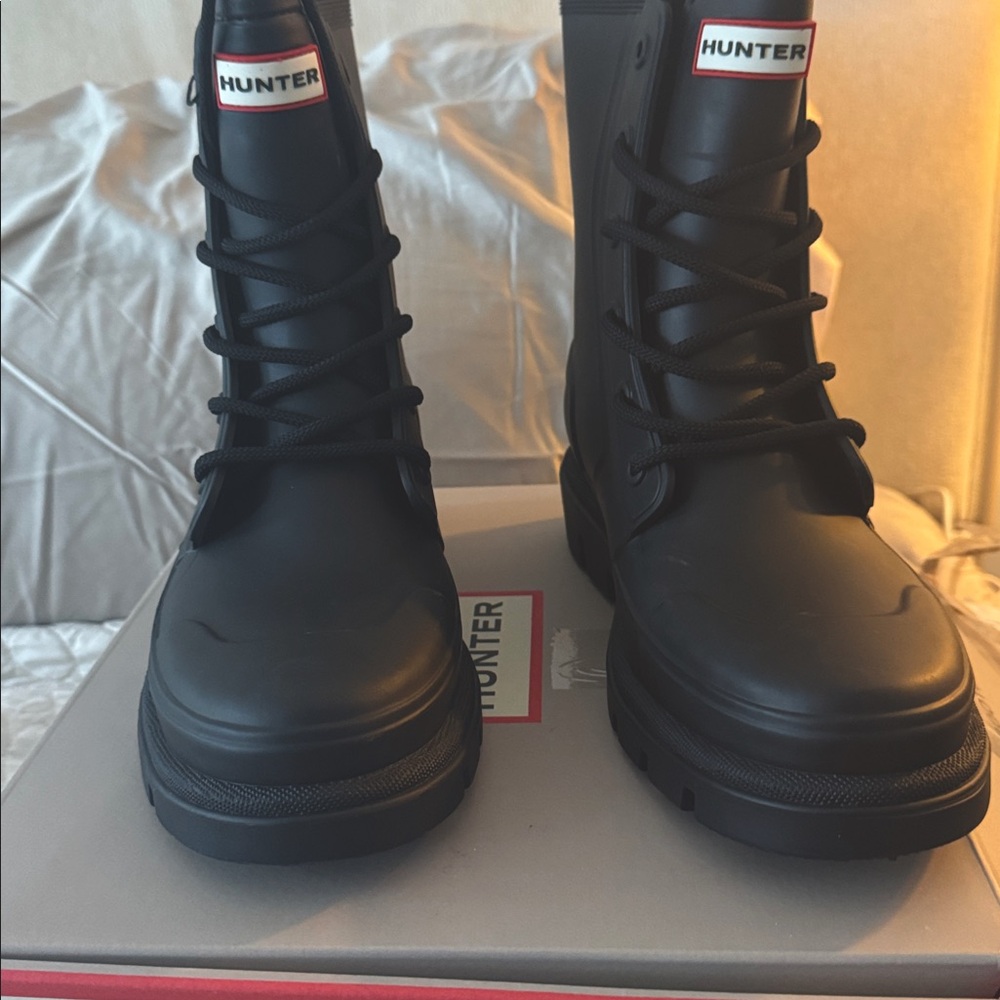 Hunter Diana Waterproof Rainboot Black new in box